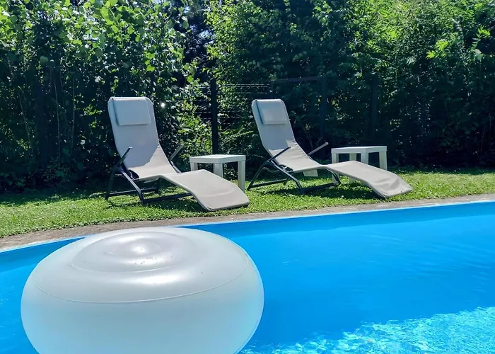 68m2 Mit Pool Und Garten